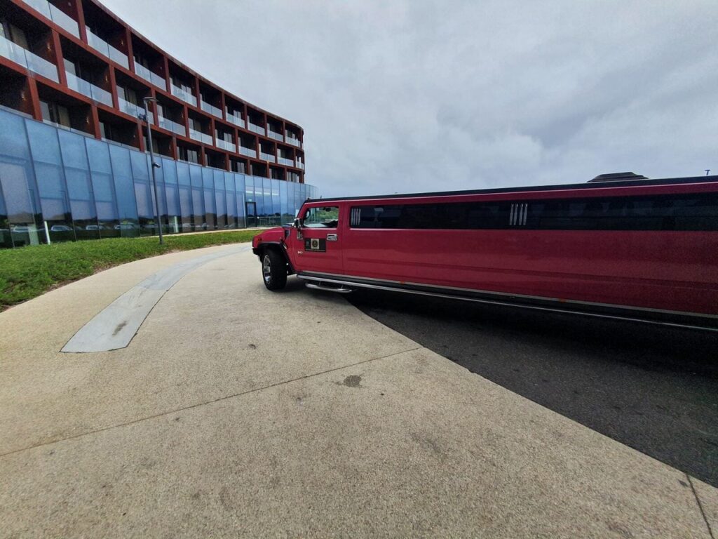 hummer limo pink